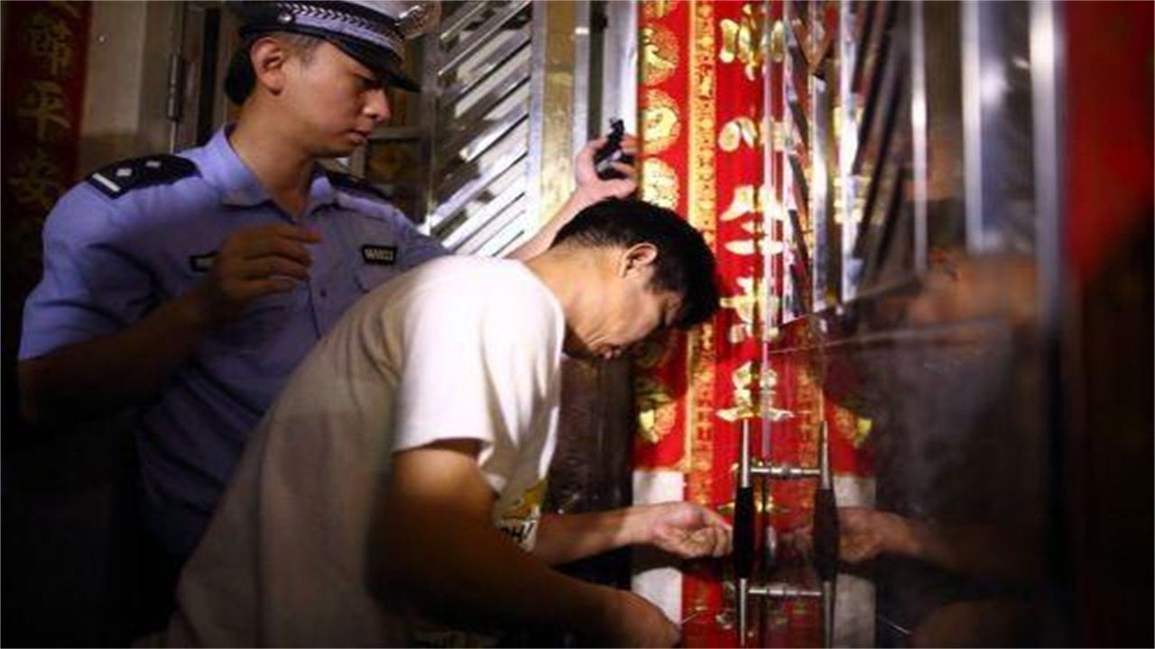 怀化请开锁师傅开了锁后，师傅为什么一般都不进门，就算主人请也不进去？